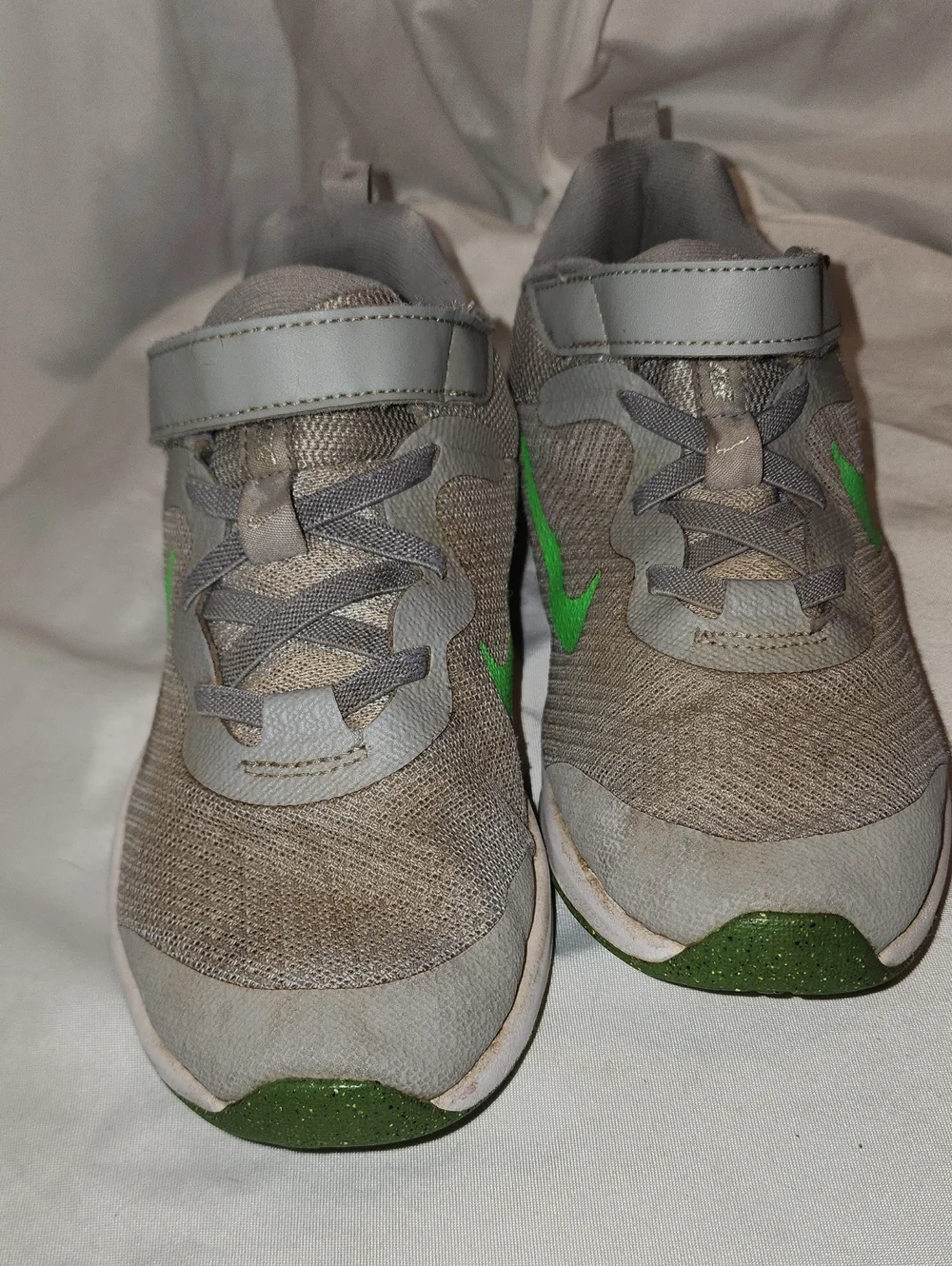 Nike Kids Gray Sneakers with Green Swoosh